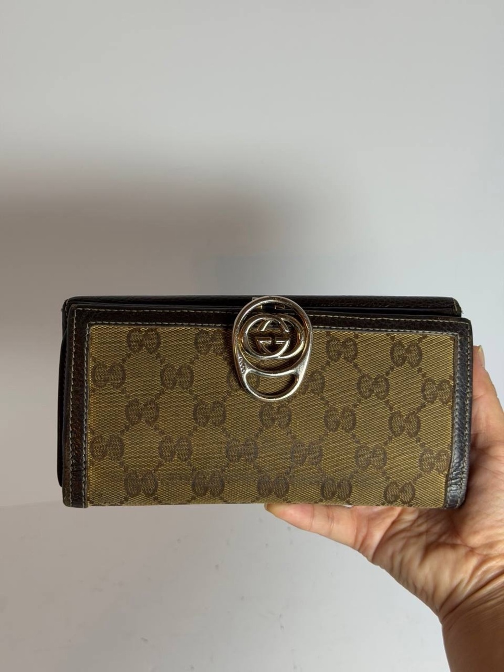Gucci Interlocking G Clasp Brown GG Canvas Wallet - Picture 1 of 16